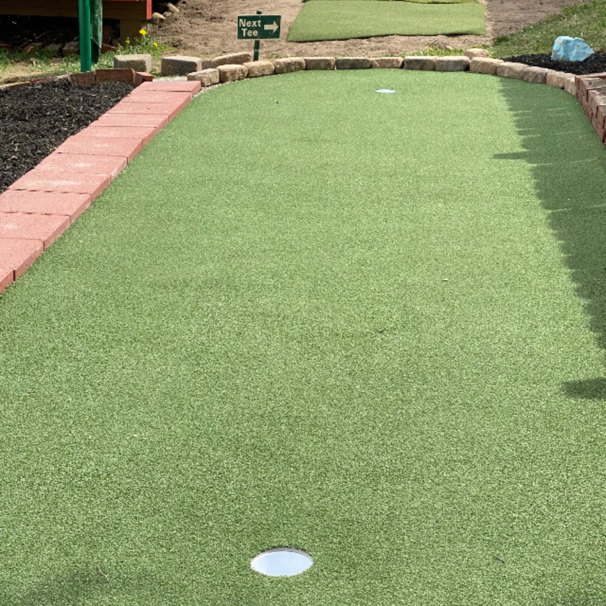 Big Moss Outdoor Putting & Target Green