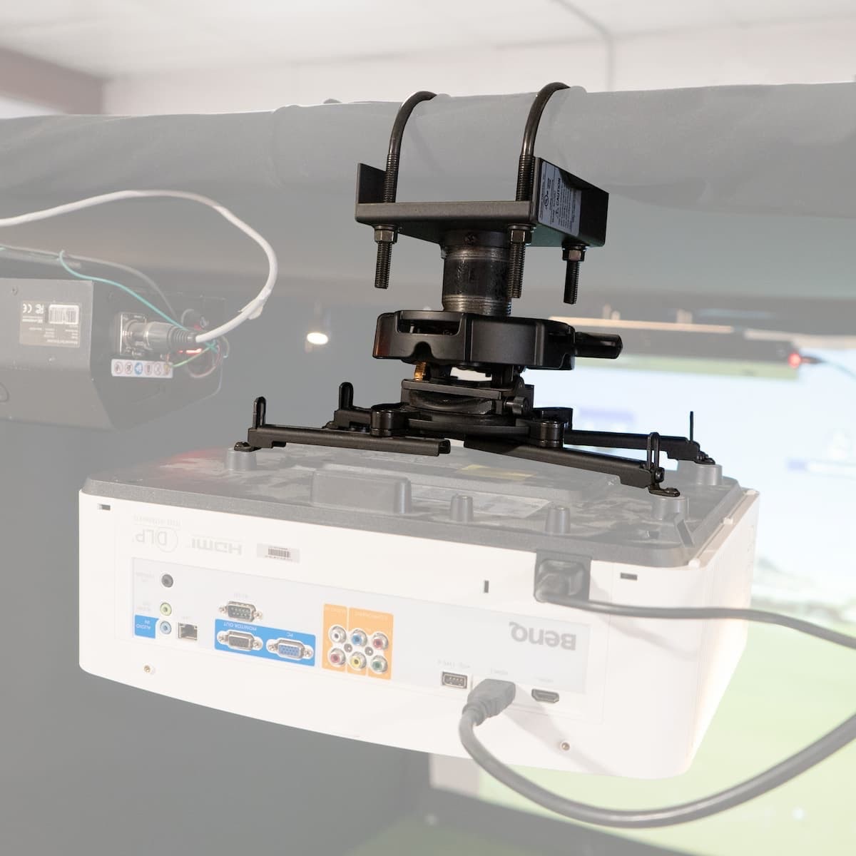 Frame-Mount Projector Mounting Kit